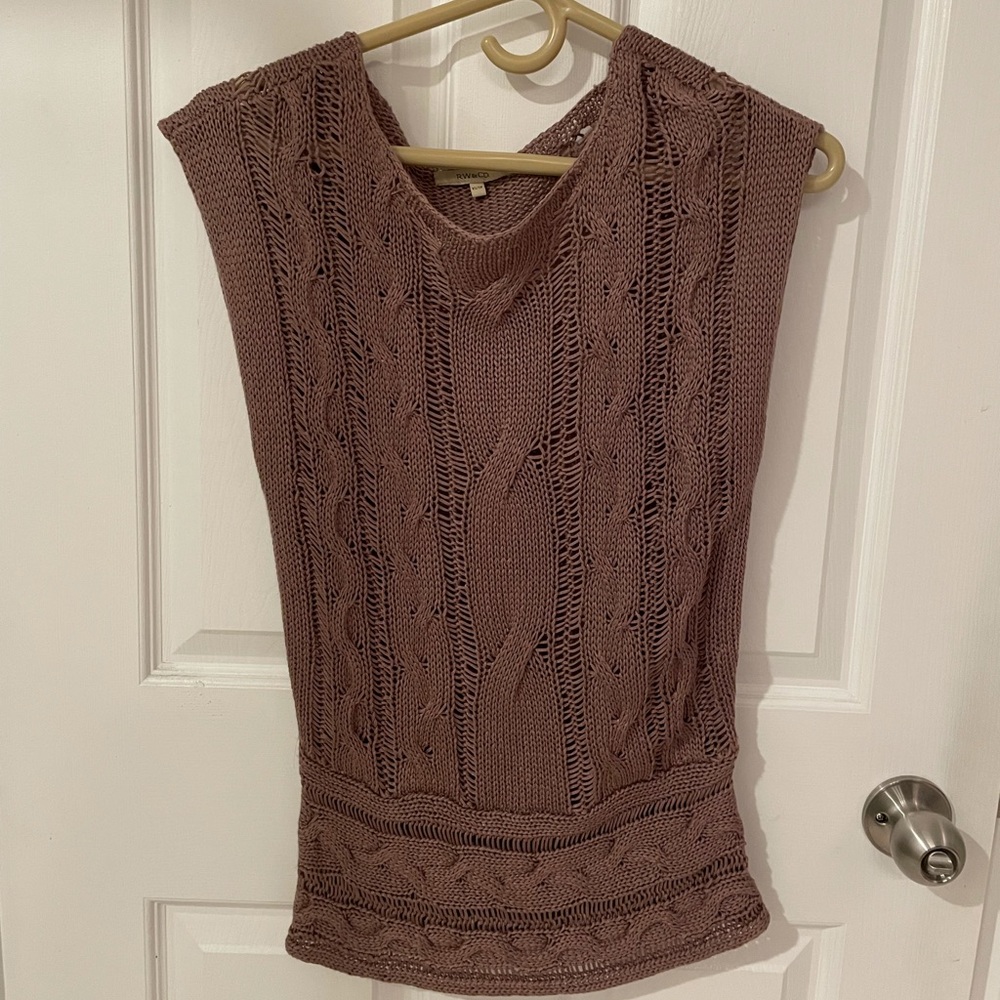 ☘️3/45 RW&CO Sweater Tank